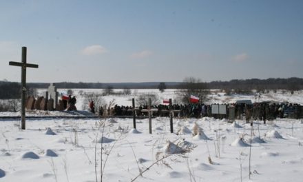 Oświadczenie Związku Polaków na Ukrainie odnośnie zdewastowanego pomnika Polaków zamordowanych w Hucie Pieniackiej