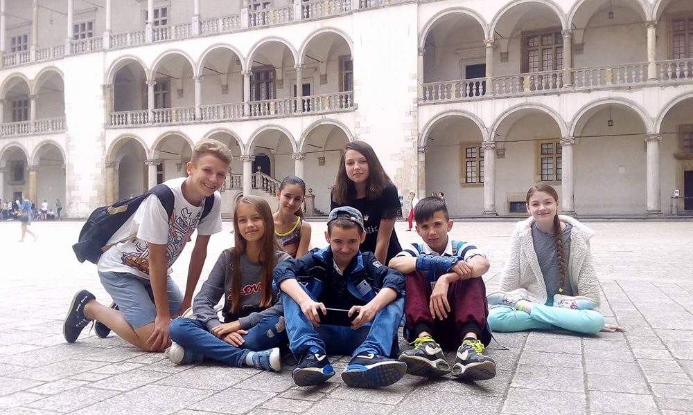 Tak niedawno żeśmy się spotkali, A już rozstawania nadszedł czas…