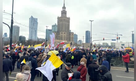 Setki tysięcy Polaków na ulicach w 18. rocznicę śmierci św. Jana Pawła II