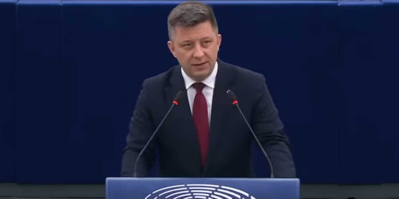 „Nie możemy milczeć wobec ludobójstwa”. Michał Dworczyk domaga się debaty w PE o rosyjskich zbrodniach na Ukrainie