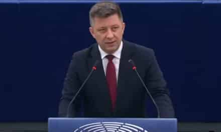 „Nie możemy milczeć wobec ludobójstwa”. Michał Dworczyk domaga się debaty w PE o rosyjskich zbrodniach na Ukrainie
